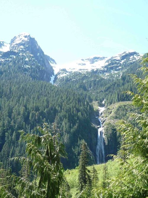 Wasserfall im Nieminth Tal auf Vancouver Eiland bei der Brenjagd